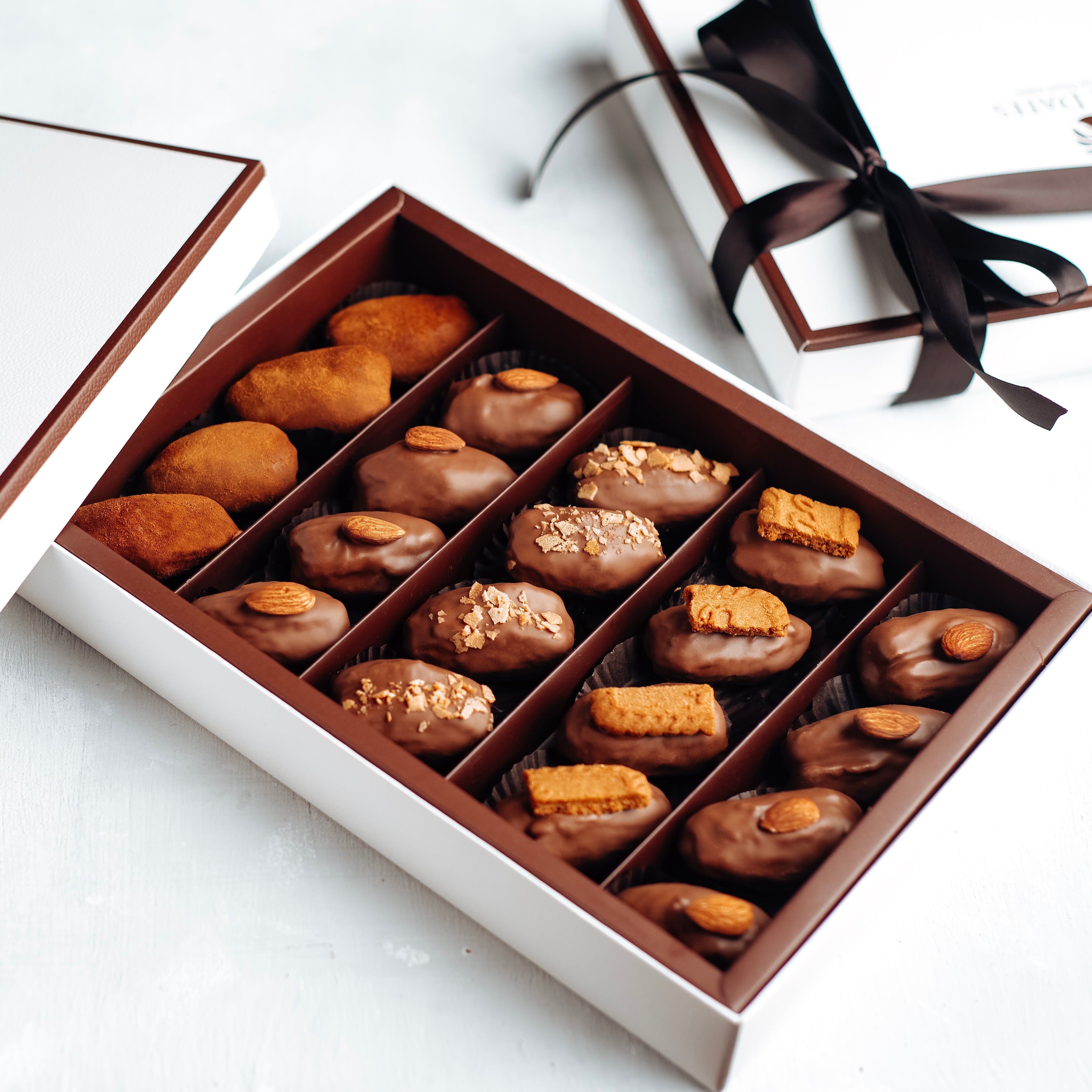 Belgium Chocolate Medjool Dates Gift Box