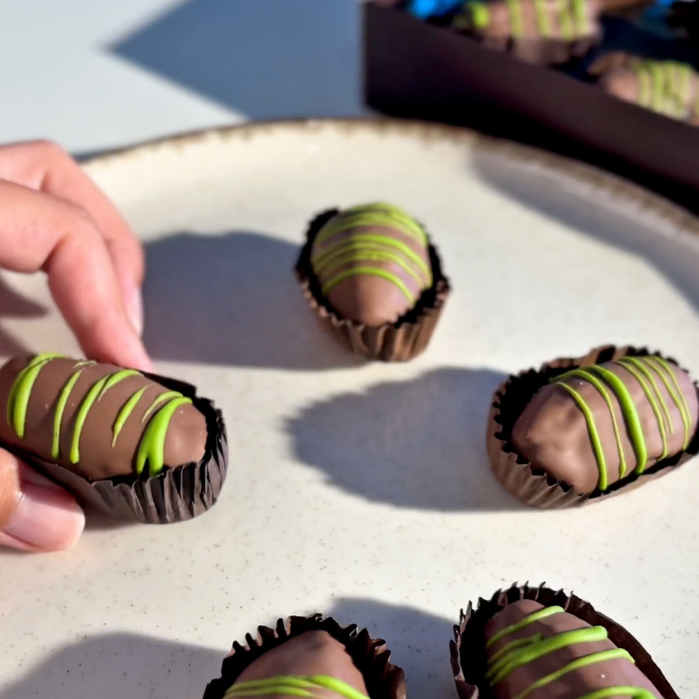 Kunafa Pistachio Belgian Chocolate Medjool Dates Box 306g